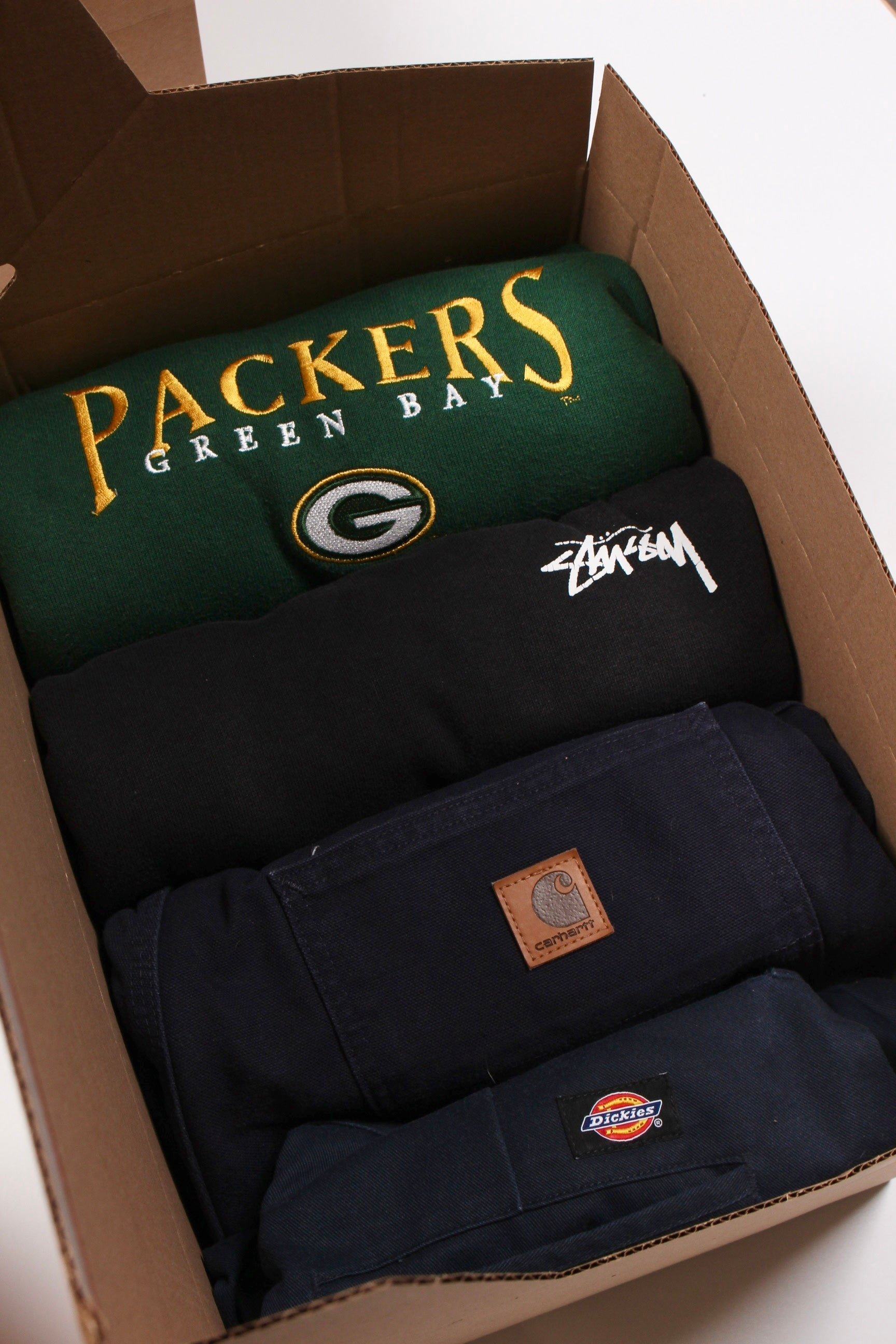PREMIUM OUTFIT MYSTERY BOX (4 PIECES)