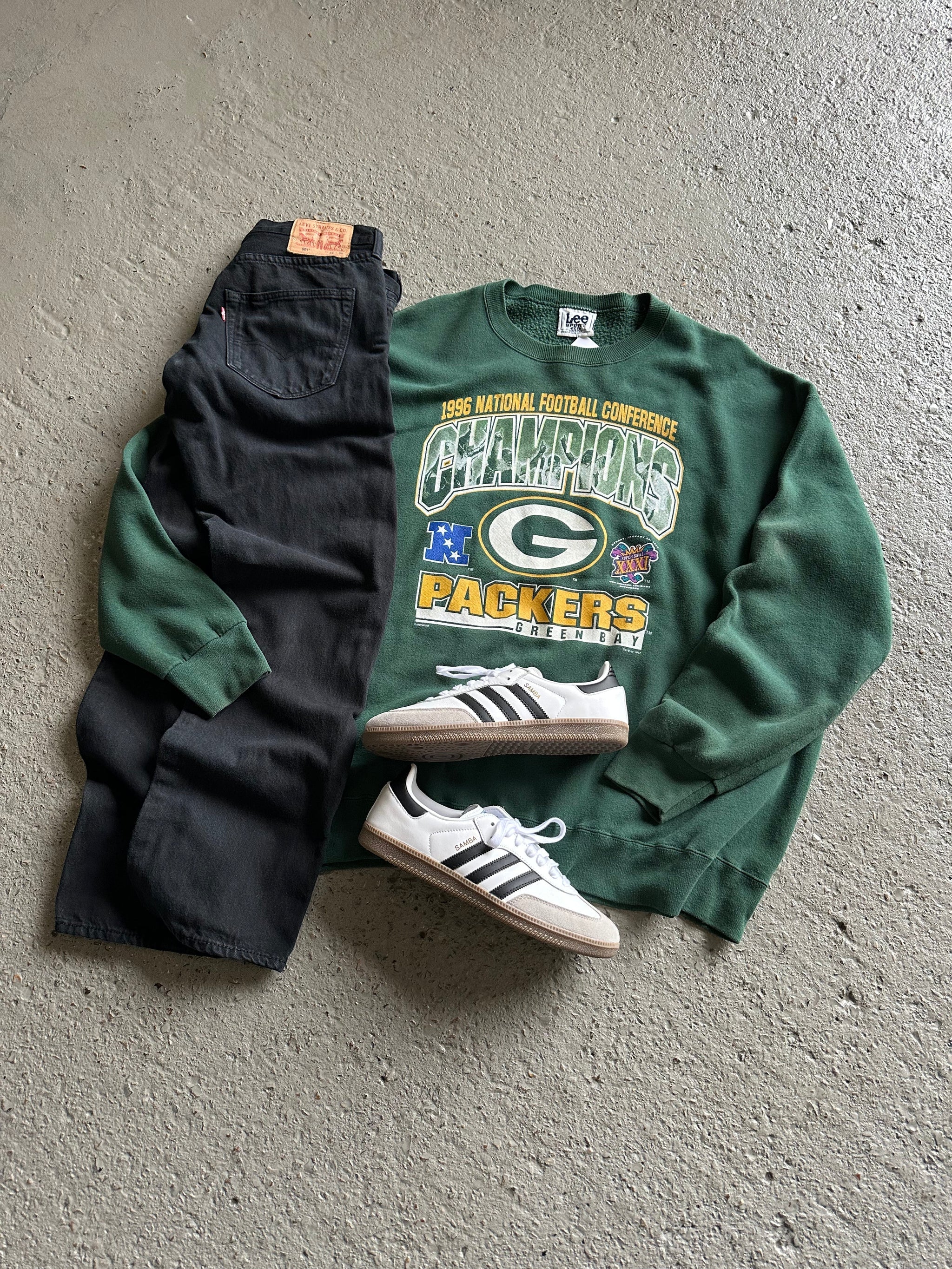 CLASSIC OUTFIT MYSTERY BOX (2 PIECES)